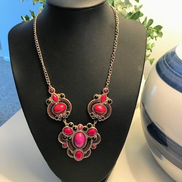 Francesca's Collection Fuchsia & Black Statement Necklace – Gold Tone Vintage St - Picture 2 of 7